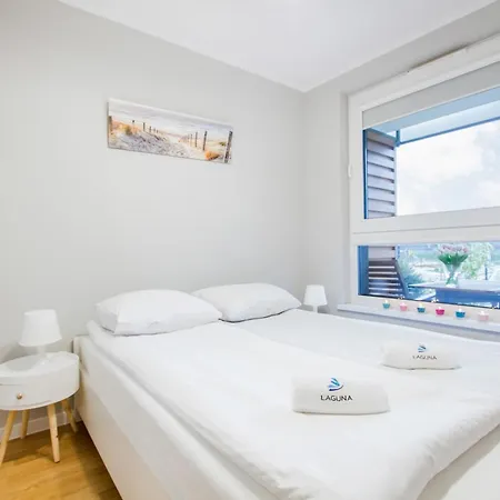 Przestronny Z Tarasem I Parkingiem W Gdyni By Renters *