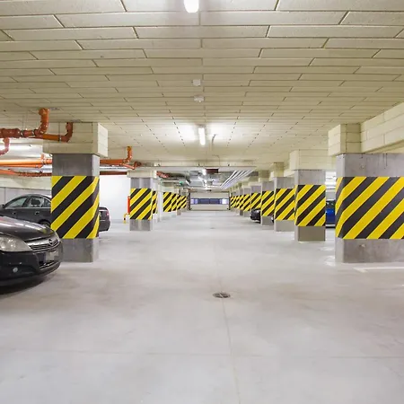 Przestronny Z Tarasem I Parkingiem W Gdyni By Renters Gdynia